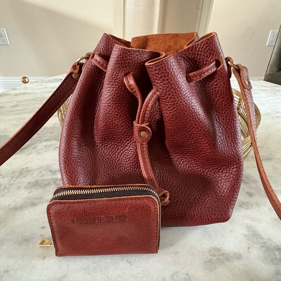 NWOT! Portland Leather Bucket Bag & Wallet - Picture 1 of 5